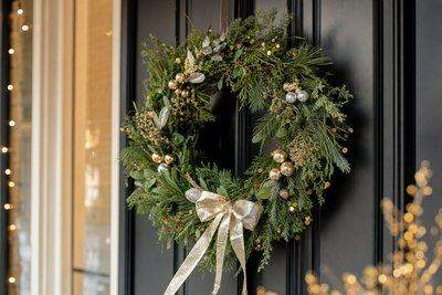 Festive, Easy New Year's Wreath From Leftover Decorations — AI-generated image